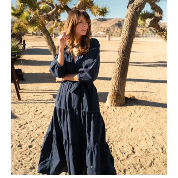 XiRENA Dresses & Skirts - Xirena Anneika Dress in Black